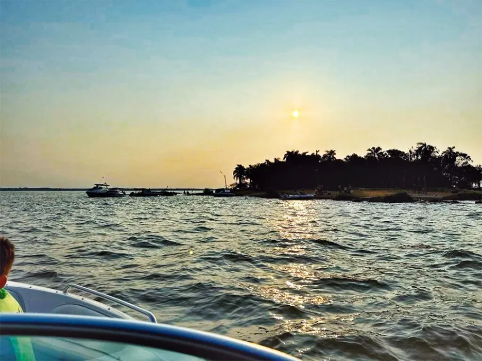 Isla del Medio: buscan recuperar la arena perdida por la suba del Paraná 