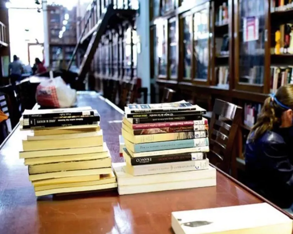 “Hablemos de libros”, en la Biblioteca Popular