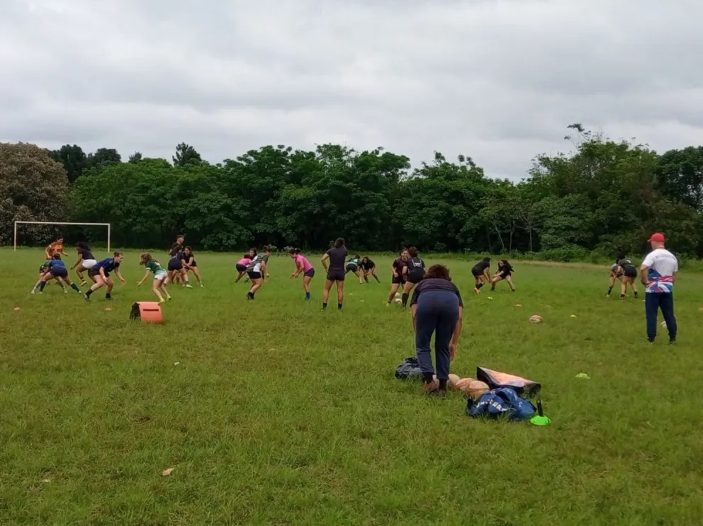 La selección femenina de rugby se prepara para el Regional a disputarse Chaco