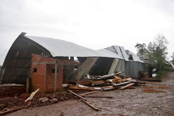 Salto Encantado: “El temporal se armó y en  2 minutos hizo un desastre”