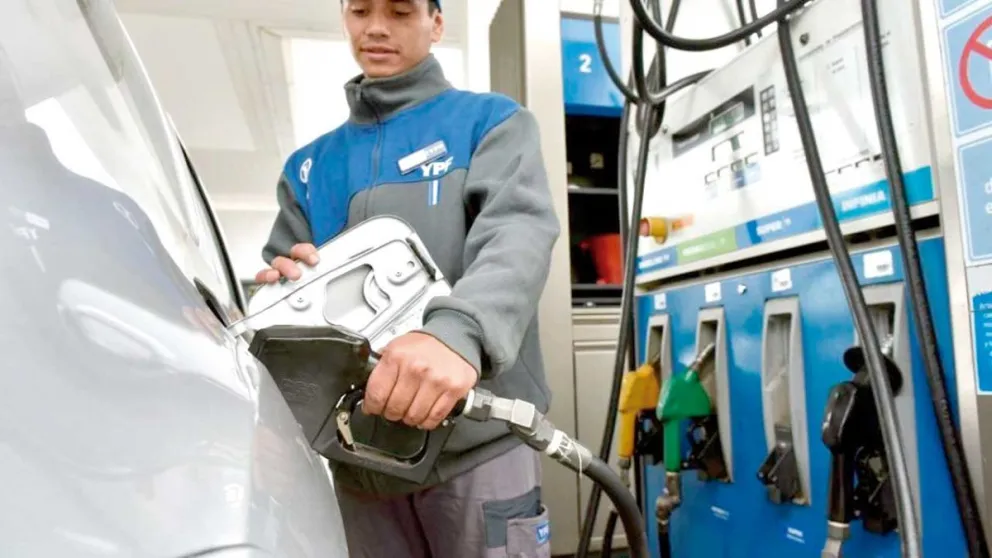 Advierten caída de hasta el 40 por ciento en las ventas de combustibles tras los constantes aumentos