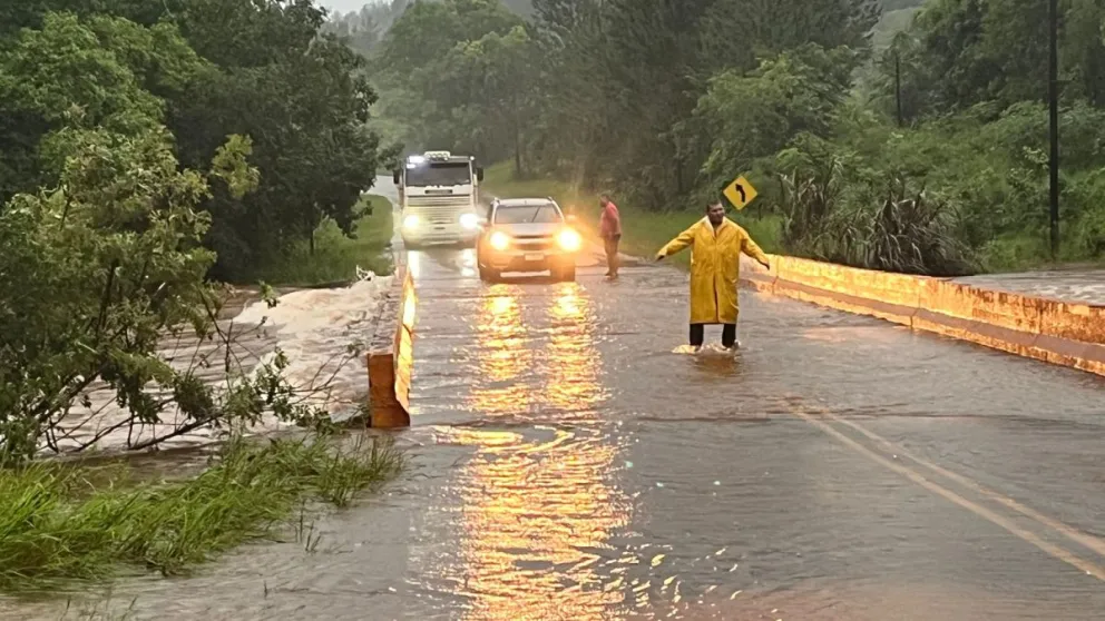 Puente sobre la ruta Provincial 223 en Ruiz de Montoya fue cortado al tránsito