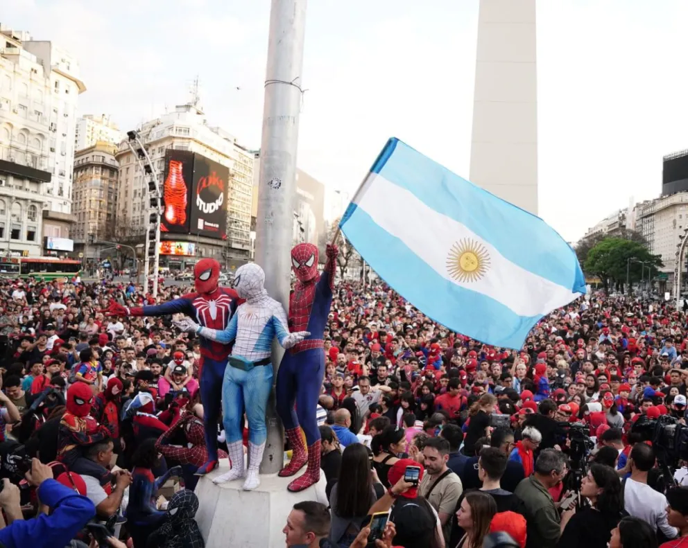 Obelisco: Buenos Aires rompió el récord mundial de disfrazados del Hombre Araña