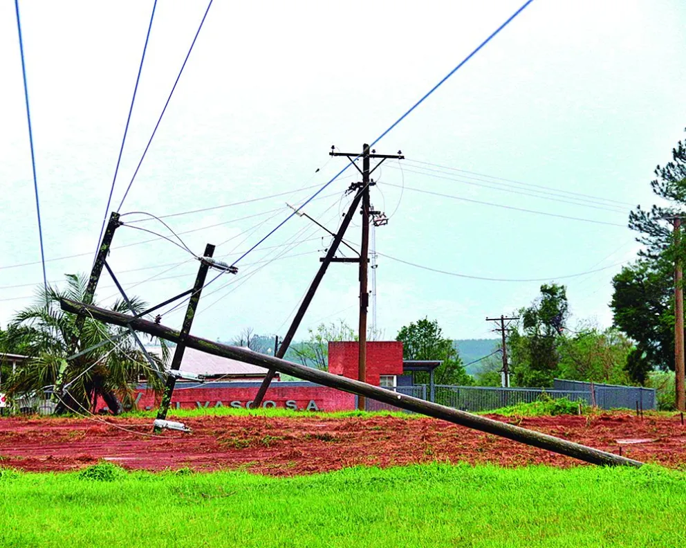 Algunas zonas de Dos de Mayo siguen sin luz, tras el temporal del viernes