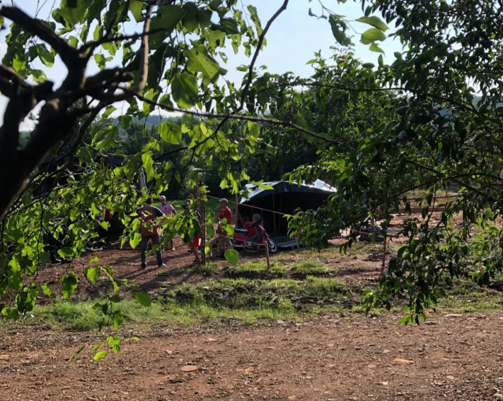 Temor de vecinos en Jardín América por usurpadores de espacios verdes