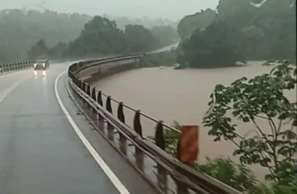 Monitorean crecida de ríos y arroyos cercanos a la ruta nacional 12