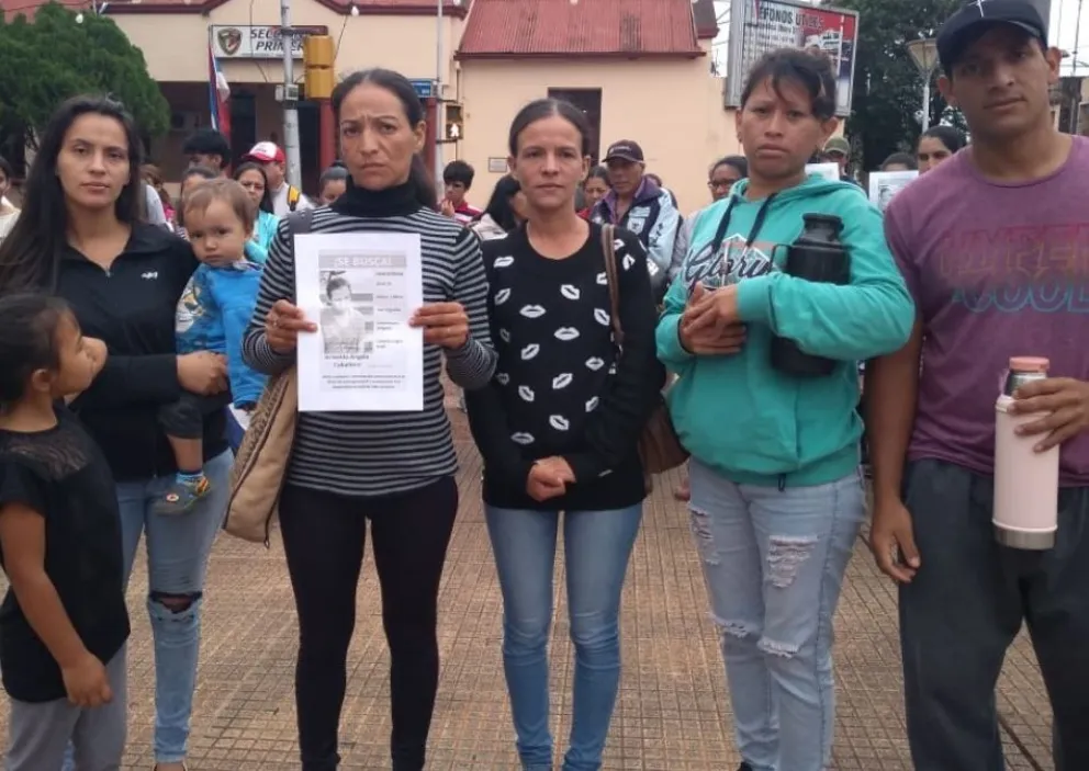 Desaparición de Griselda Caballero: multitudinaria convocatoria frente a la Seccional Primera 