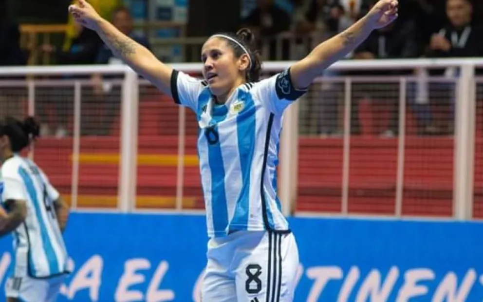 La santotomeña Becha Núñez fue galardonada con un Premio Alumni