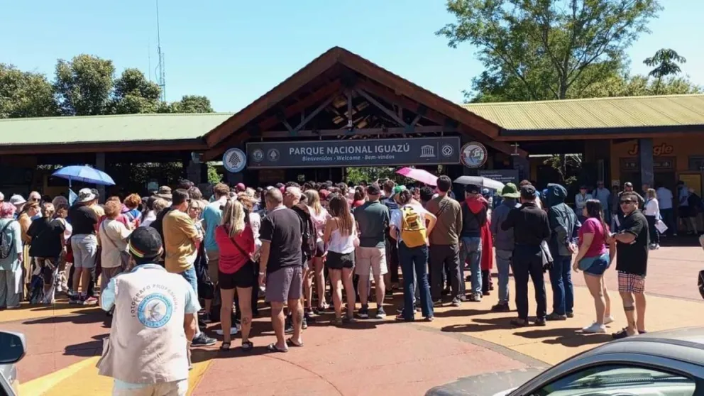Posadas e Iguazú desbordaron de turistas durante el fin de semana 