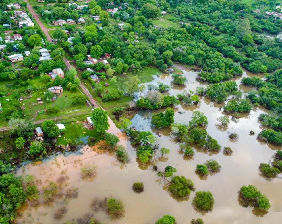Santo Tomé: el río sigue creciendo y son 35 las familias evacuadas