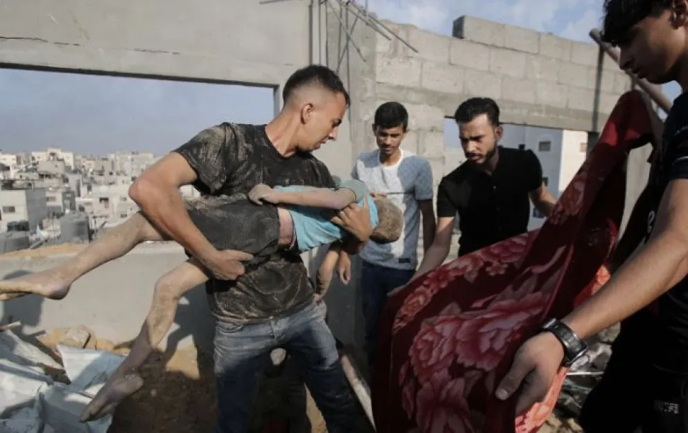 La Cruz Roja dijo que un convoy suyo con insumos médicos fue blanco de disparos en Gaza