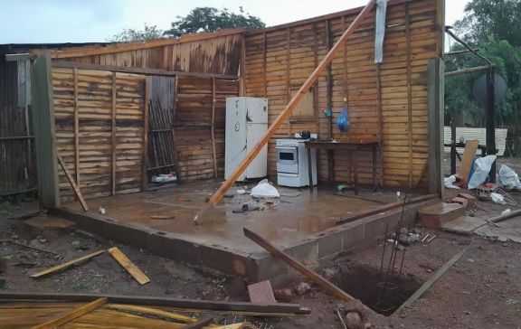 Varias familias de San Ignacio quedaron sin techo tras el temporal