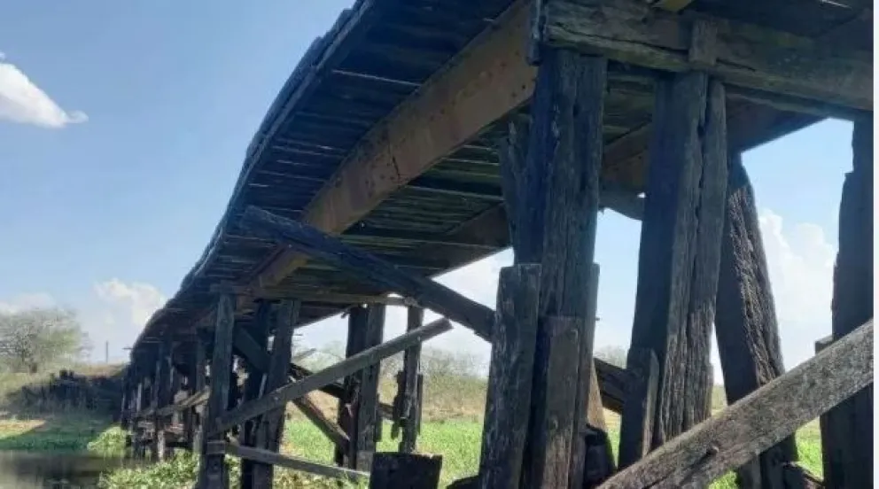 La crecida del río Paraná derrumbó dos puentes en Santa Fe