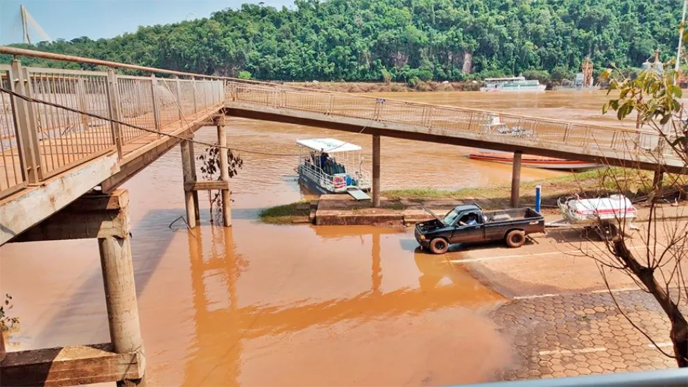 Con el río en baja, buscan reactivar los cruces en balsa