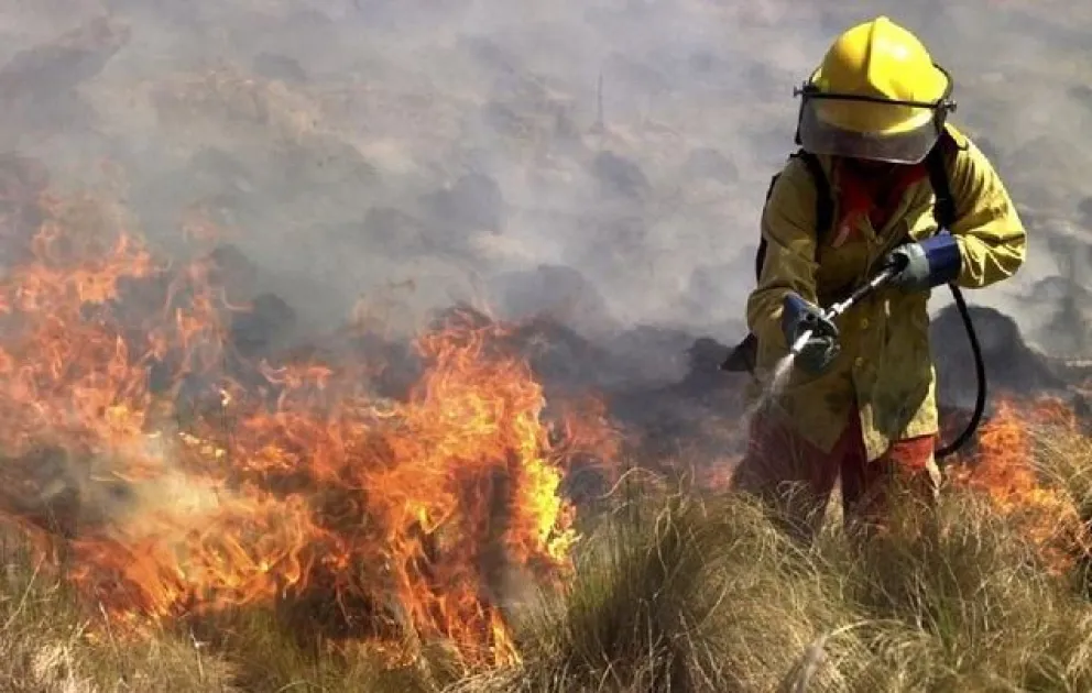Controlaron las llamas en el norte de Córdoba, pero se desató otro en el sur