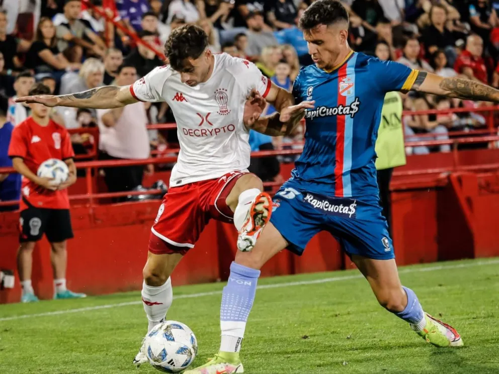 Huracán sufrió pero ganó por la mínima ante Arsenal y se salvó del descenso 