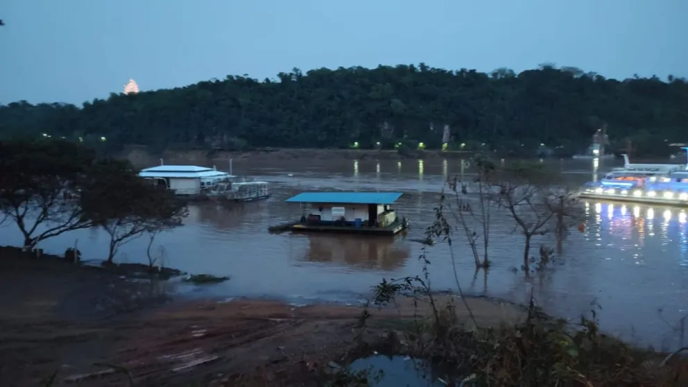 El río Iguazú volvió a subir y el servicio de balsa continúa suspendido