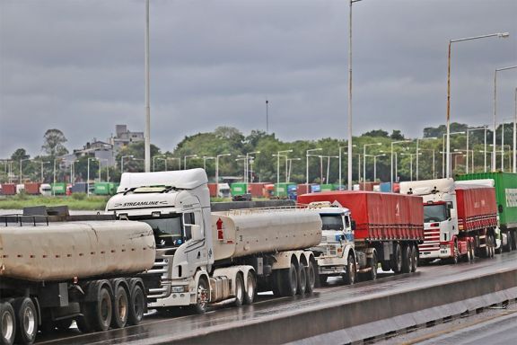 Camiones: insisten  en lograr extender el horario de control
