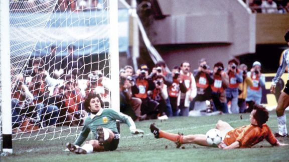 El Pato Fillol comparó la atajada de Dibu Martínez con una suya en el 78