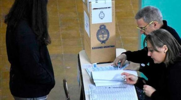 La Junta Electoral de Corrientes ratificó que en la votación solo habrá dos fiscales por mesa 