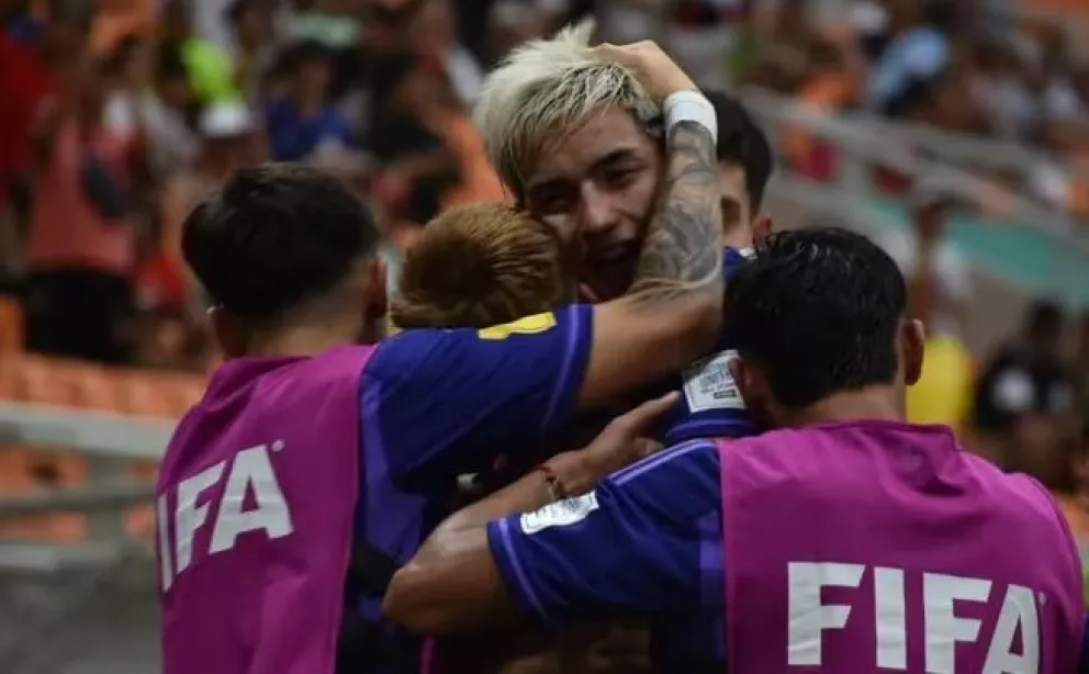 La Selección argentina Sub 17 goleó a Polonia y se clasificó a los octavos de final del Mundial