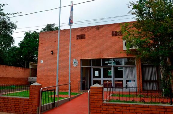 Denuncian por grooming a policía que acosaba a una adolescente Denuncian por grooming a policía que acosaba a una adolescente