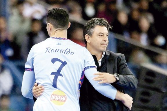 Un muñeco en la tierra de cristiano