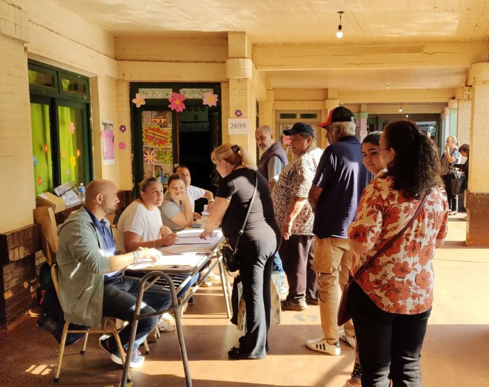 Iguazú: buen flujo de votantes a primera hora, algunas escuelas registraron inconvenientes