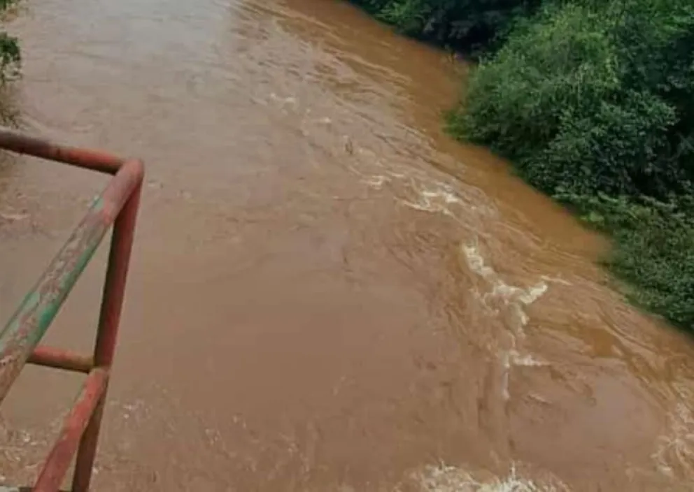 Continúa por sectores el abastecimiento del agua en Jardín América y puede normalizarse este lunes