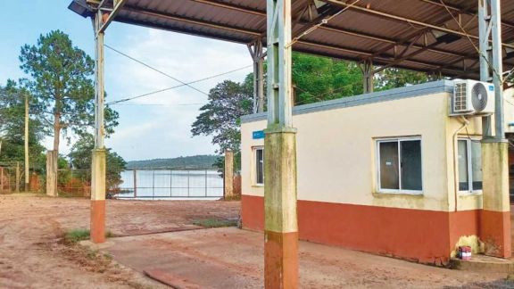 Vuelven los servicios de balsa en Corpus y lancha en Jardín América