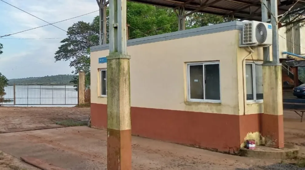Por falta de personal en Aduana, se retrasa la vuelta de balsa en Corpus