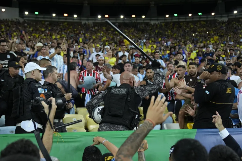 La Conmebol apuntó a la Fifa por los incidentes en Río e Infantino lamentó lo sucedido