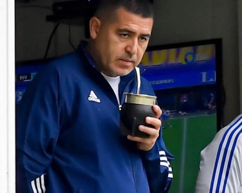 “Es la elección más fácil de la historia”: Riquelme palpitó la competencia contra Macri en Boca