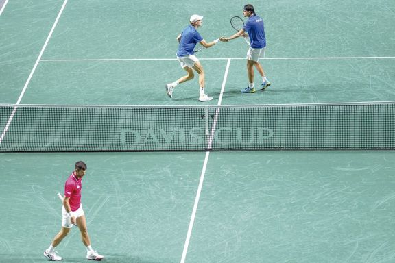 Italia amargó el sueño de Nole Djokovic  y jugará la gran final de la Copa Davis