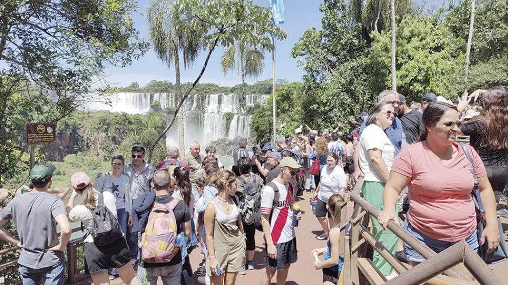 Lograron abrir más tramos de pasarelas en las Cataratas