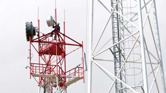 Anulan DNU que declaró servicio público a la telecomunición