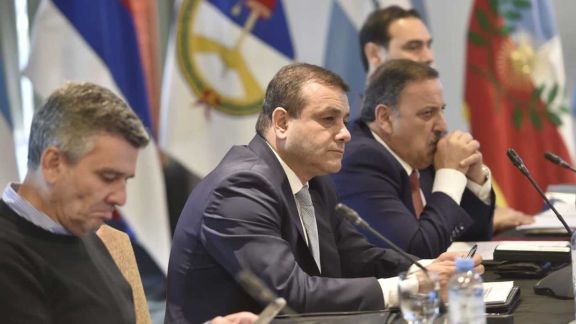 Gobernadores se reúnen para reiterar pedidos