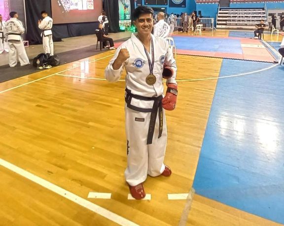El sampedrino Carripilón, se tornó campeón en lucha y subcampeón en formas en el sudamericano de Taekwondo 
