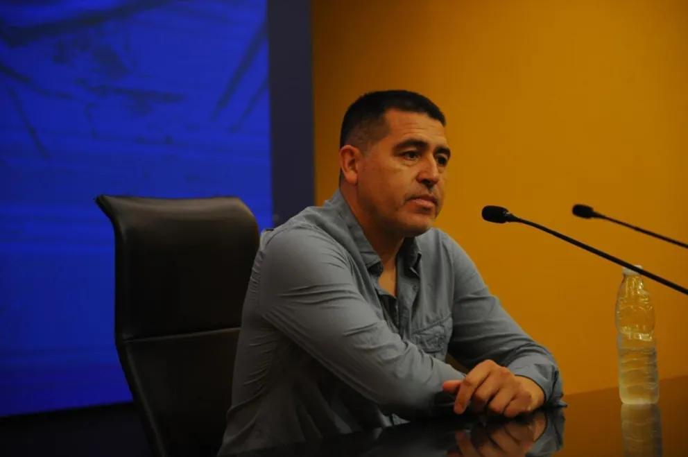 Riquelme: "Hay tres personas que quieren privatizar el club y que no se vote nunca más"