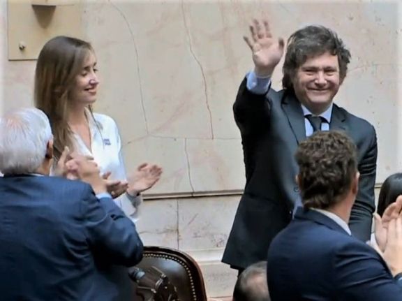 La Asamblea Legislativa proclamó a la fórmula presidencial de Milei y Villarruel 