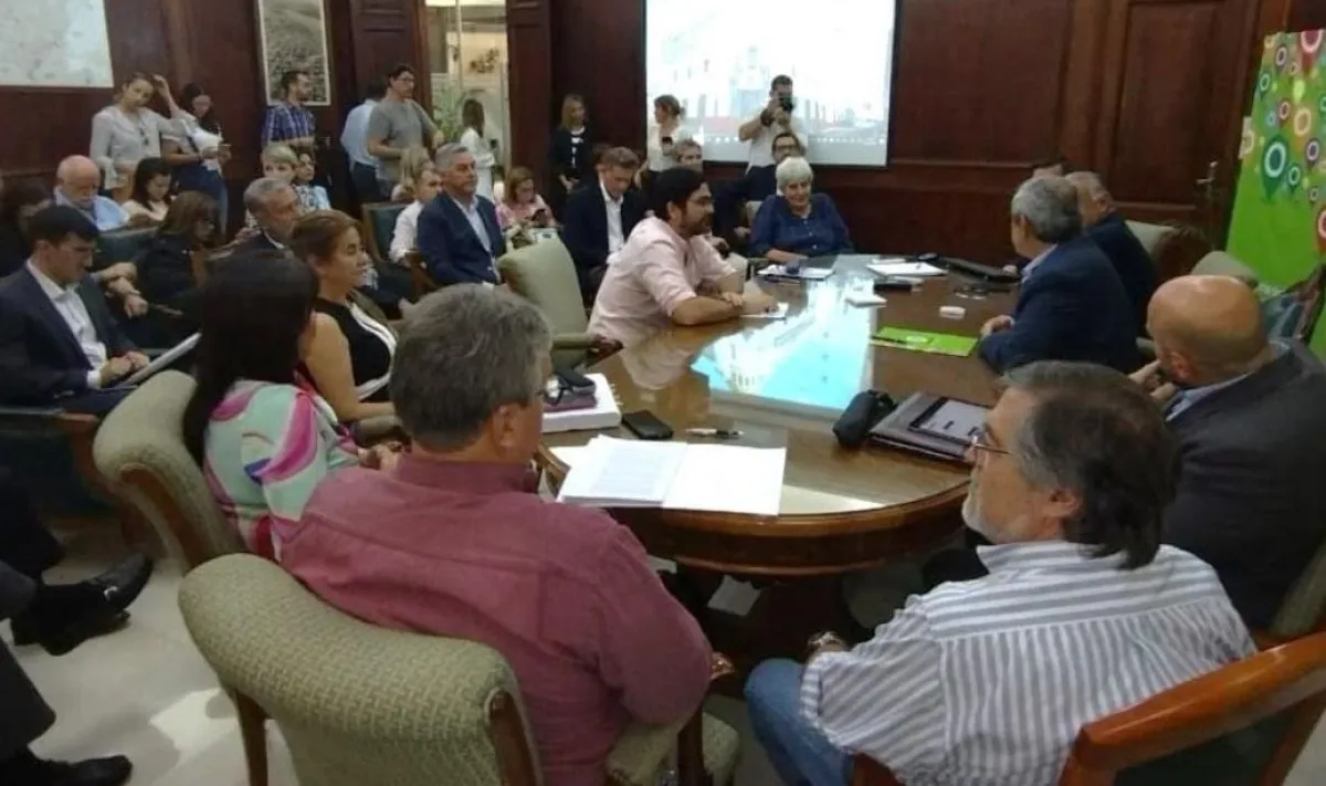 Confirman que en 2024 habrá 12 mil cargos menos en la administración pública de Corrientes Confirman que en 2024 habrá 12 mil cargos menos en la administración pública de Corrientes