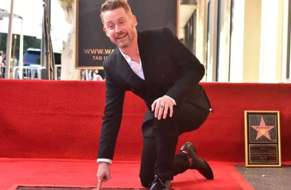 Macaulay Culkin recibió su estrella en el Paseo de la Fama de Hollywood