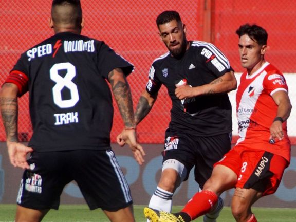 Riestra alcanzó un histórico ascenso a Primera tras vencer 1 a 0 a Maipú