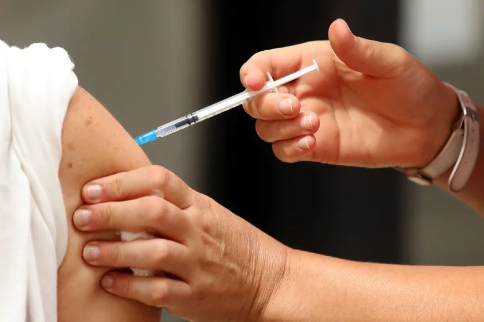 Vacuna del dengue: por qué se prioriza a algunas personas y quiénes no pueden vacunarse