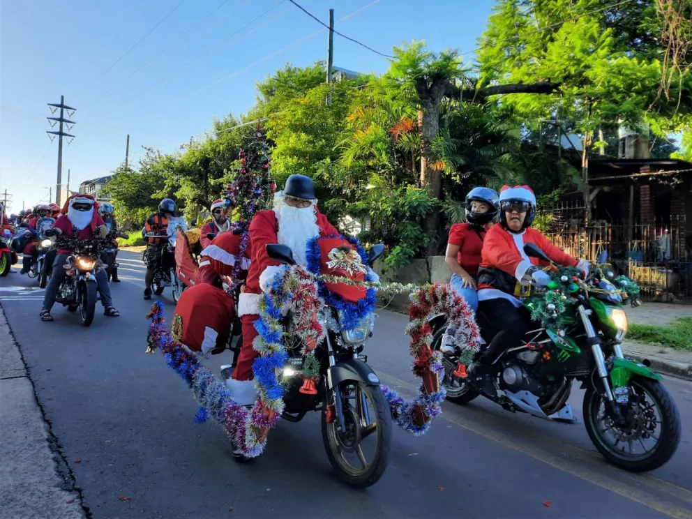 Papanoelada motera solidaria para alegría de los niños del Pediátrico