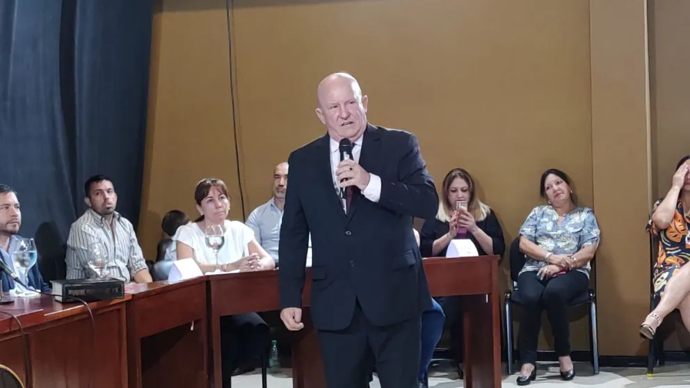 Filippa asumió por quinta vez como intendente de Iguazú