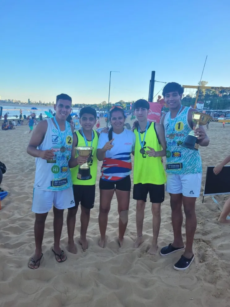 Misiones pisó fuerte en el torneo Nacional de beach volley 