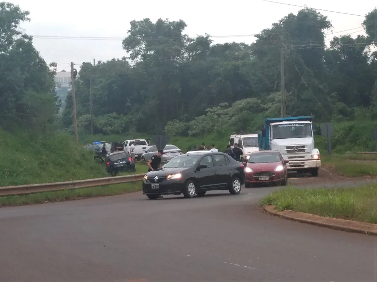 Atropellaron a una mujer policía en un operativo en Guaraní por vehículos robados
