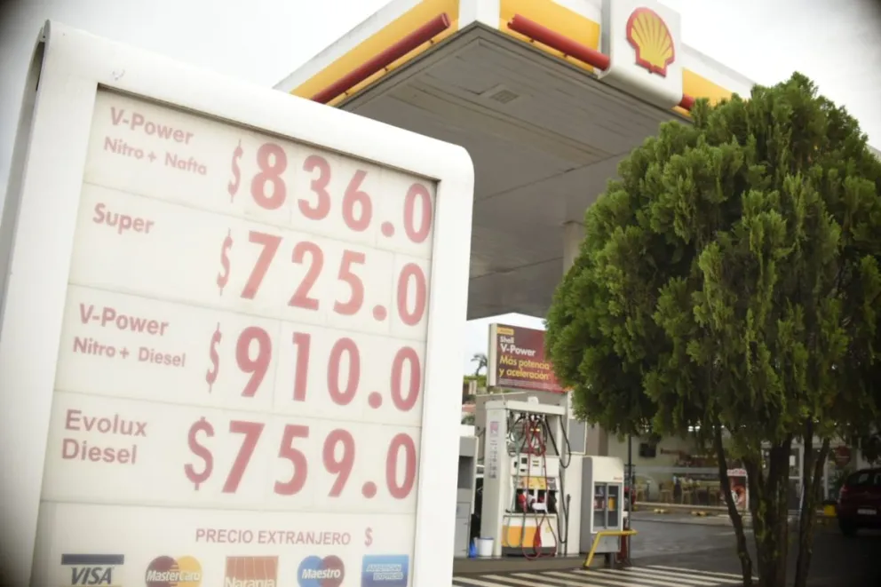 Por nueva suba superan $900 los combustibles en Misiones