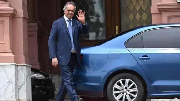 Milei recibió a Scioli en la Casa Rosada para analizar la relación comercial con Brasil